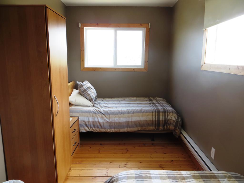 Foxlake Retreat Hanna Room photo